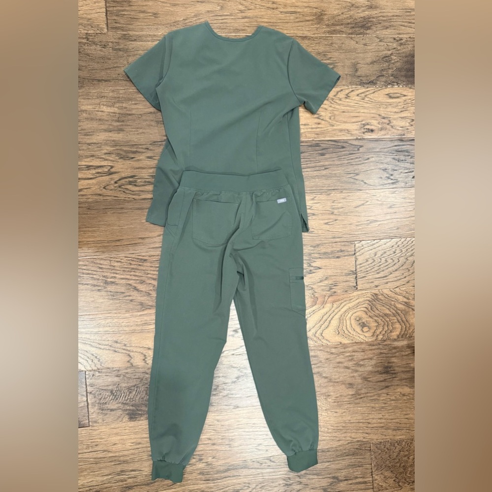 Figs Green Scrub Set